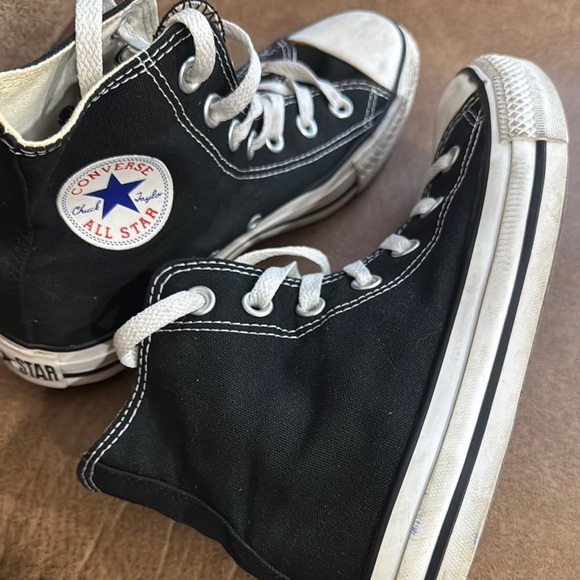 Converse Black and White High-Tops Unisex - Picture 4 of 7